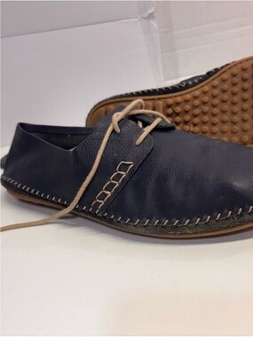 Navy Blue Leather Lace-Up Moccasins Loafers CG Logo
Size EU 39